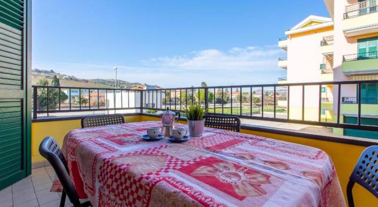 Rental apartment with 2 rooms for 6 persons in Giulianova