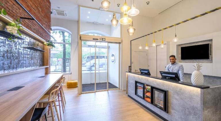 B&B Hotel Brussels Centre Gare du Midi — photo 2