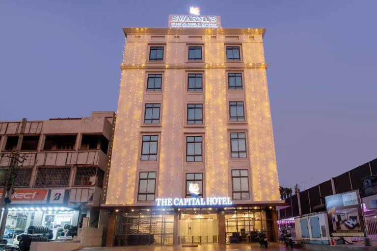 Monday hotels Swarnas The Capital