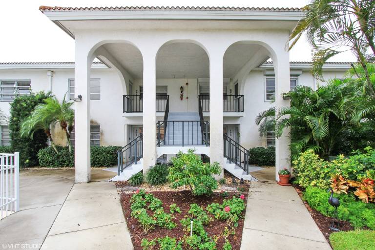 Condo  Naples