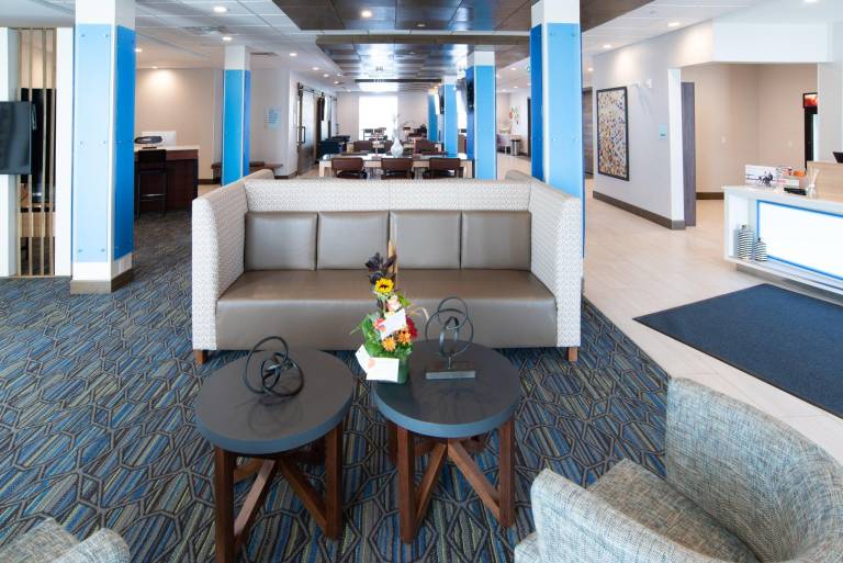 Holiday Inn Express And Suites North Battleford By IHG — photo 2