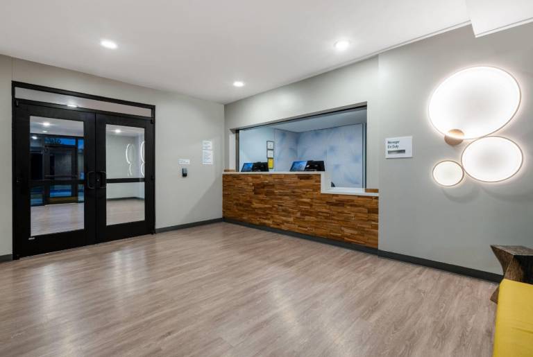 ECHO Suites Extended Stay by Wyndham Austin Round Rock — photo 5
