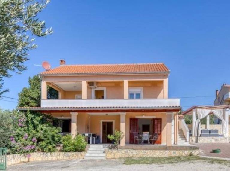 Fully equipped charming villa with BBQ & private pool | Water view | Dogs allowed — photo 3