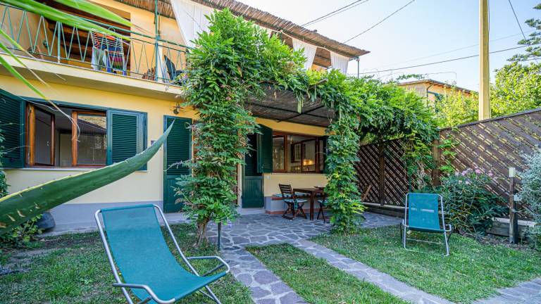 Holiday apartment with garden in Portoferraio