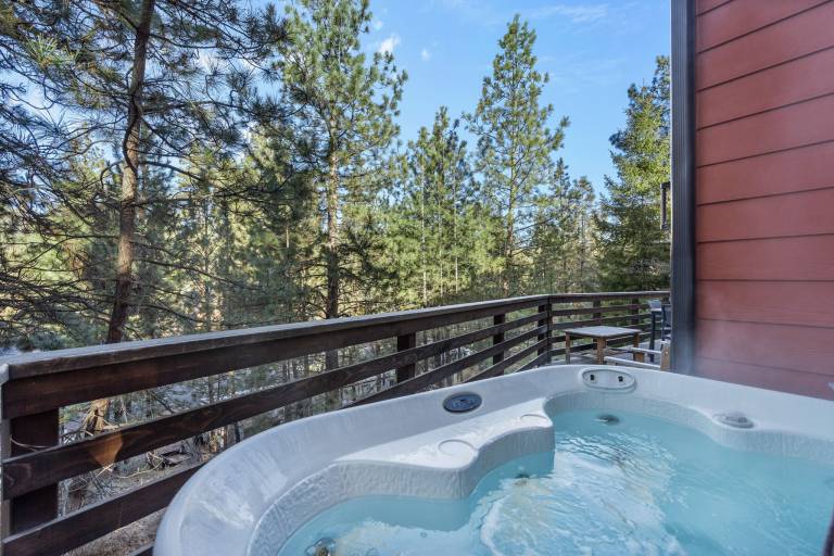 New! Westside Home Hot Tub Dog Friendly Location, Location, Location! in Bend, OR