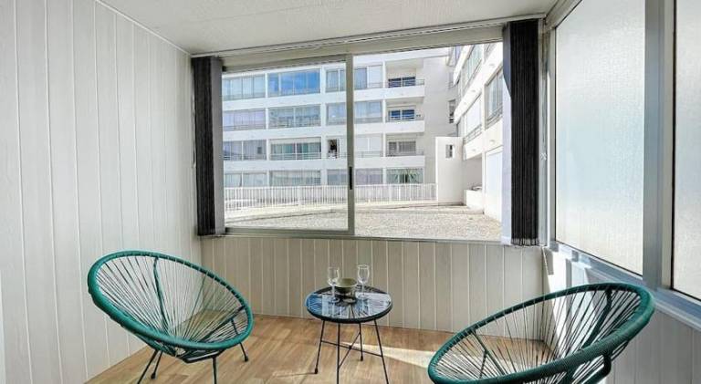 Apartment with pool — photo 3