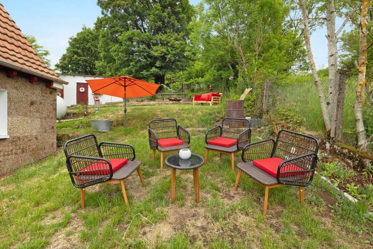 Country House 'Vogelsberger Bett Unser Korkhaus' with Mountain View, Private Terrace and Wi-Fi — photo 4