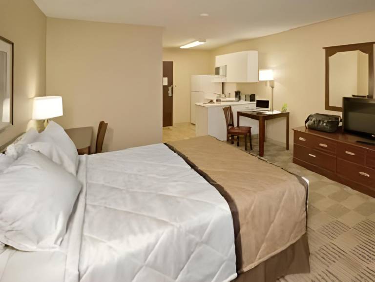 Crossland Economy Studios St. Louis – Airport Chapel in Hazelwood, MO
