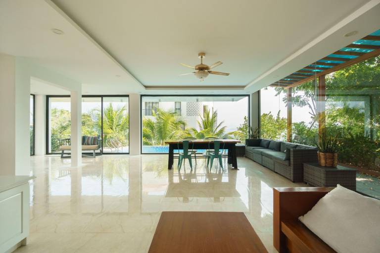 Ample villa with barbeque & pool | Perfect for remote work | Pet-friendly — photo 3