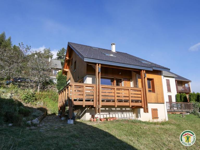 Gite with patio, garden & barbeque — photo 5