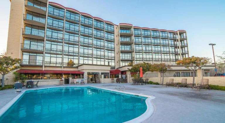 Oakland Airport Executive Hotel — photo 3