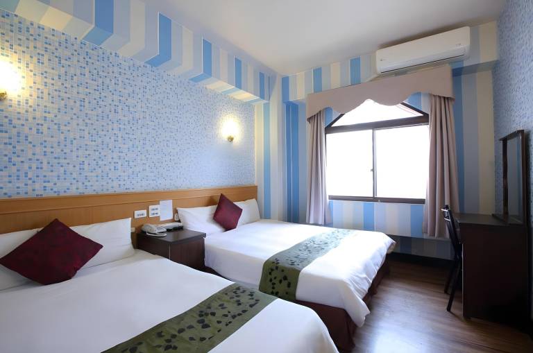 Chiayi Crown Hotel in Chiayi City