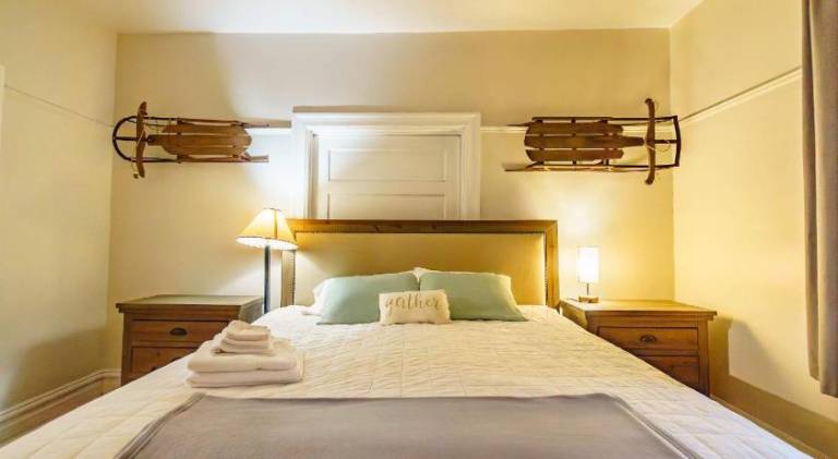 Holiday apartment | Perfect for remote work | Pet-friendly in Pittsburg, PA