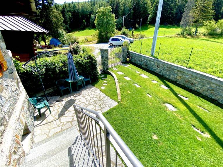 Children-friendly apartment with yard & barbeque | City view | Pets are welcome — photo 2