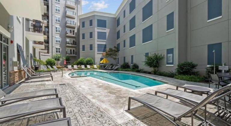 Holiday apartment with pool in Raleigh, NC