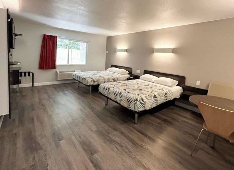 Motel  Southwest Anaheim