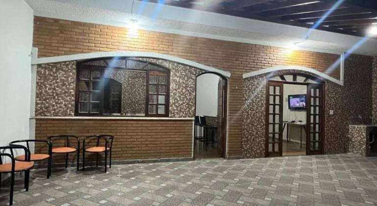 House with 1 room for 10 persons in Aparecida