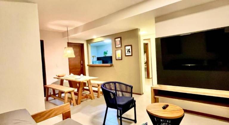 Rental apartment with barbeque, pool & patio — photo 2