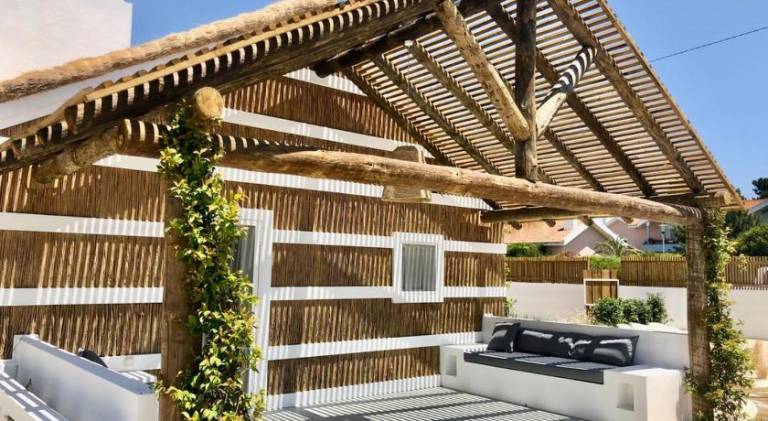 House with barbecue & yard in Setubal