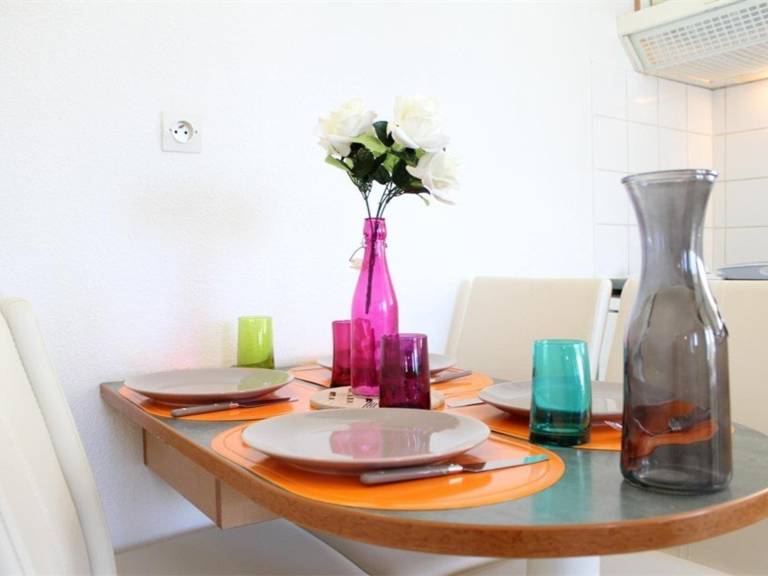 Holiday apartment with pool — photo 4