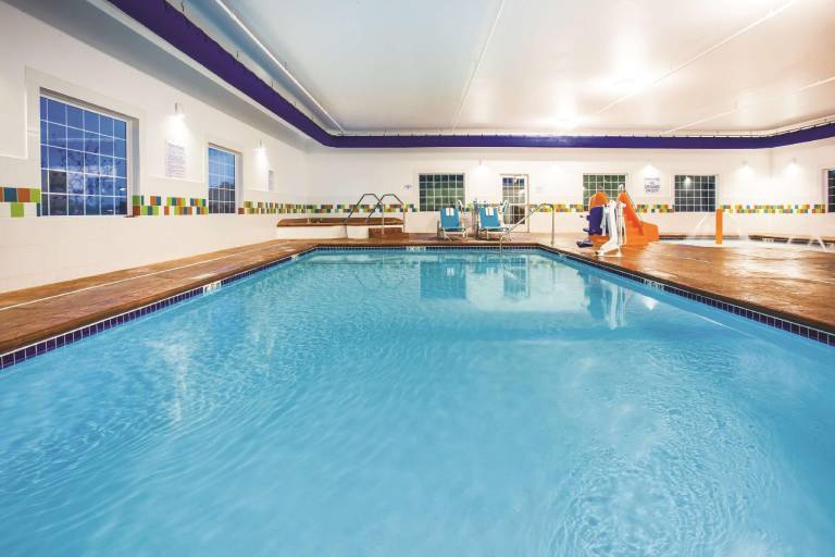 La Quinta Inn & Suites by Wyndham St. Paul-Woodbury — photo 2