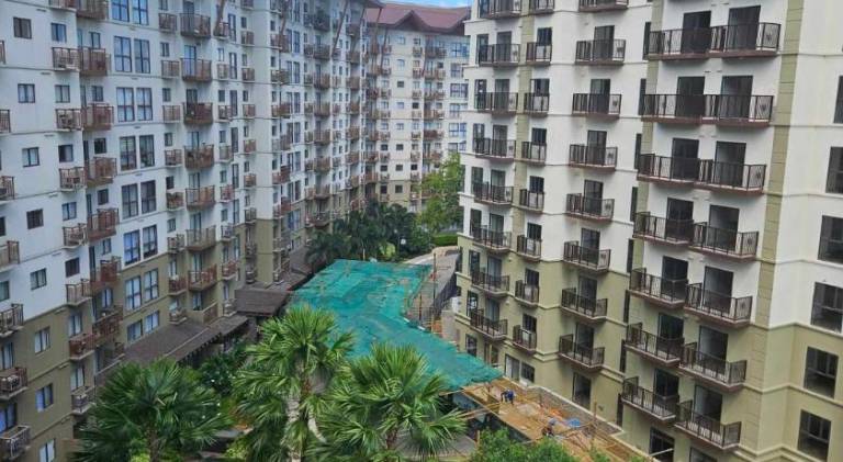 Serviced apartment with pool, yard & terrace — photo 3