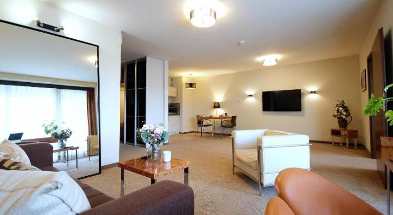 Holiday apartment with pool & hot tub — photo 2