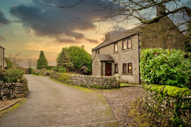 House Alstonefield