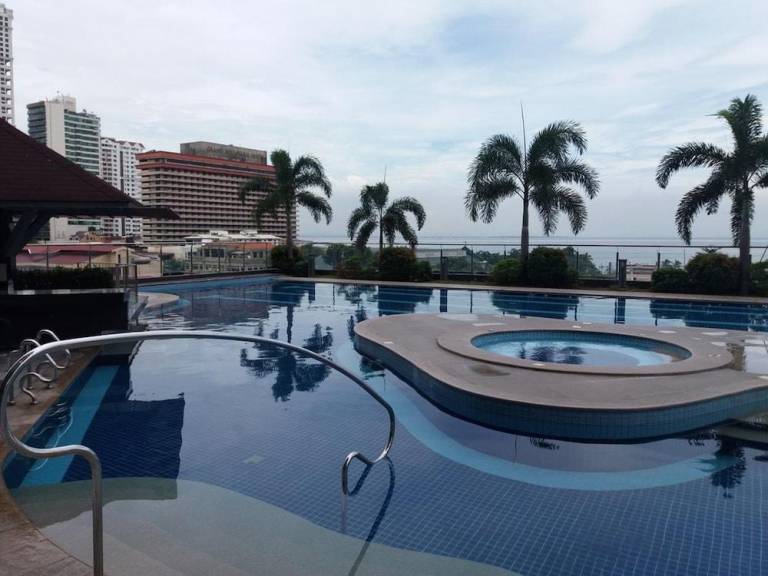 Manila Lee - Malate Bayview Mansion in Manila