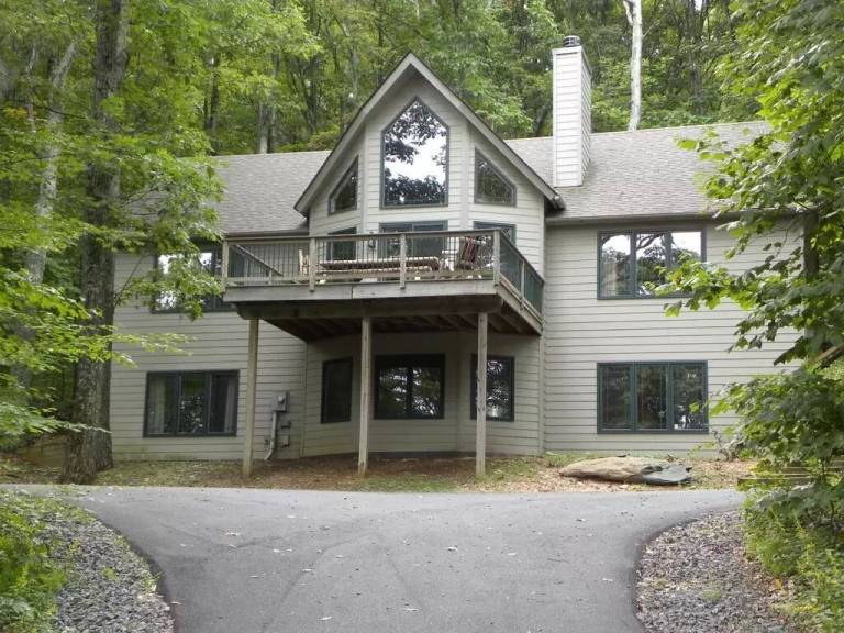 House Wintergreen Resort