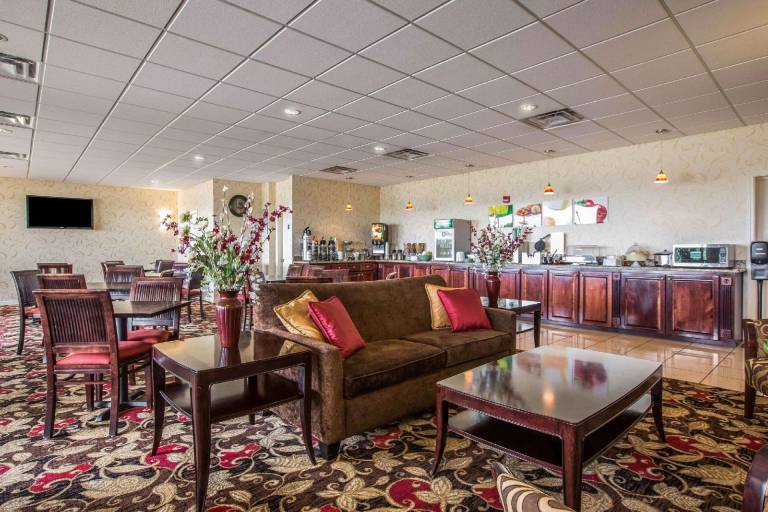 Quality Inn & Suites near Lake Eufaula — photo 5