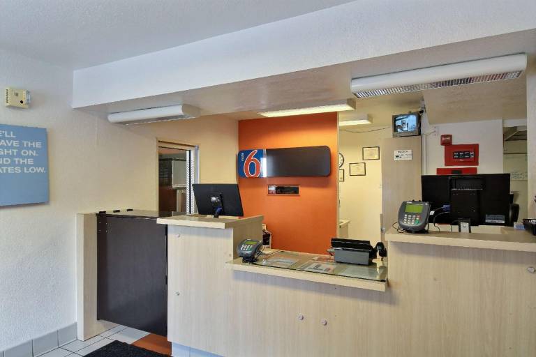 Motel 6 San Marcos, TX — photo 5