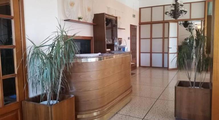 Serviced apartment with pool, terrace & garden — photo 5