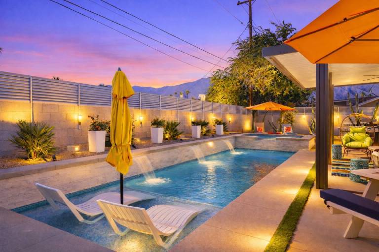Fully equipped house with barbeque, private pool & jacuzzi | Mountain view | Good for workation | Pet-friendly in Palm Springs, CA
