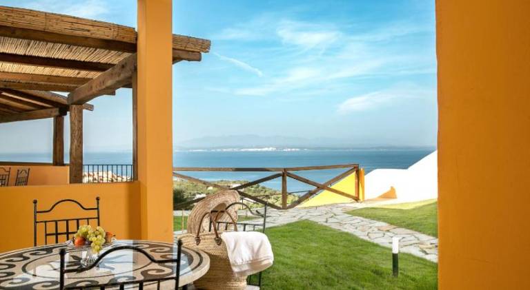 Children-friendly serviced apartment with yard, terrace & pool | Next to the beach | Pet-friendly — photo 5