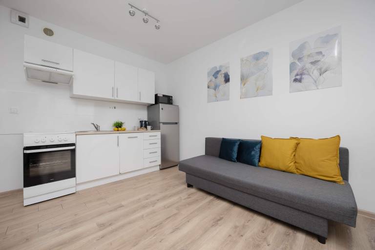 Nasielska 23 Warszawa Bright Apartment with Bathtub and Balcony — photo 5