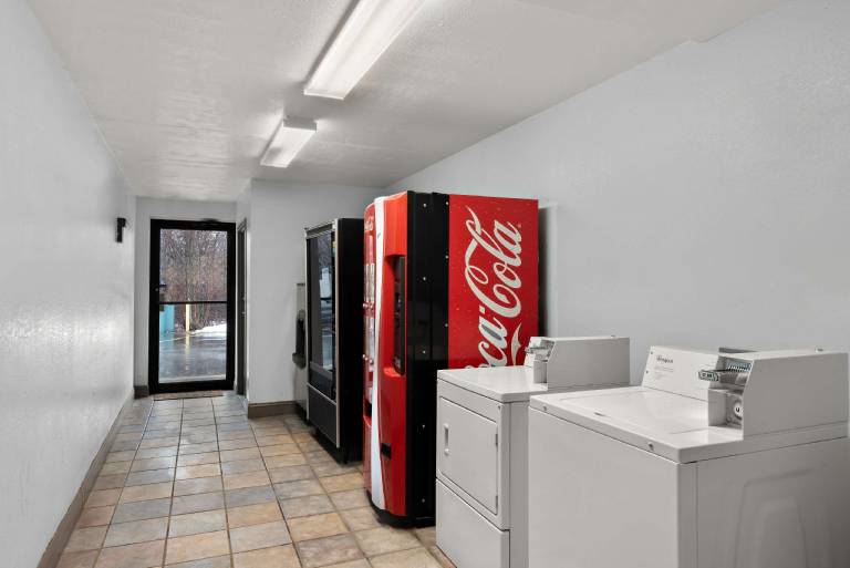 Americas Best Value Inn Bangor — photo 4