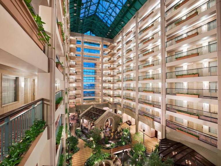 Embassy Suites by Hilton Chicago Lombard Oak Brook — photo 2
