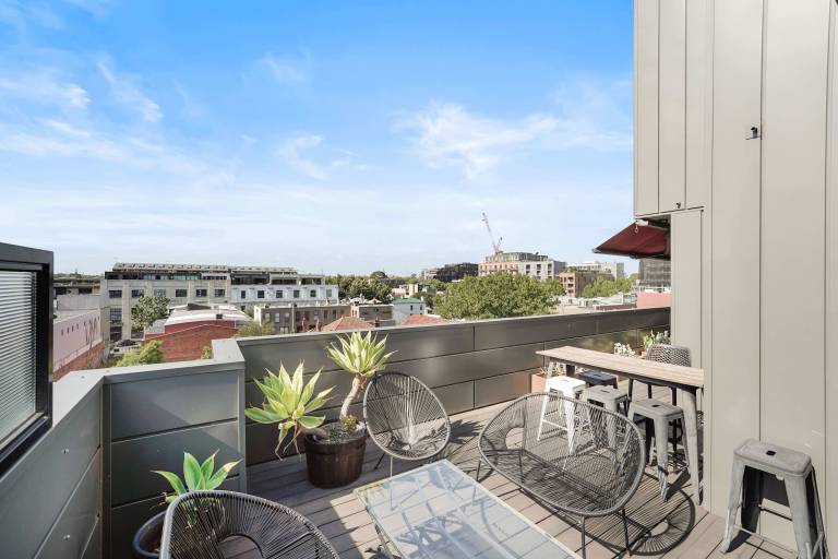 Apartment Carlton
