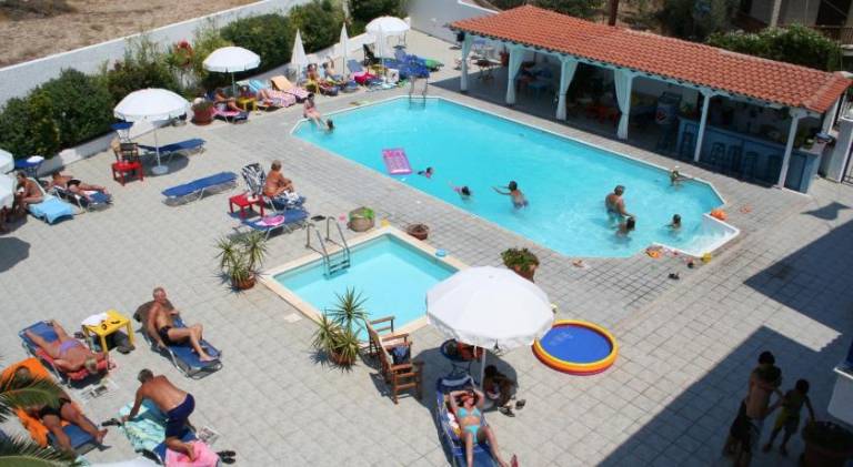 Serviced apartment with pool, garden & patio | Beach nearby | Pet-friendly in Aegina