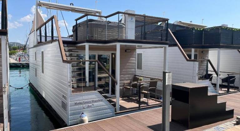Marina Luxury Houseboat Lace — photo 3
