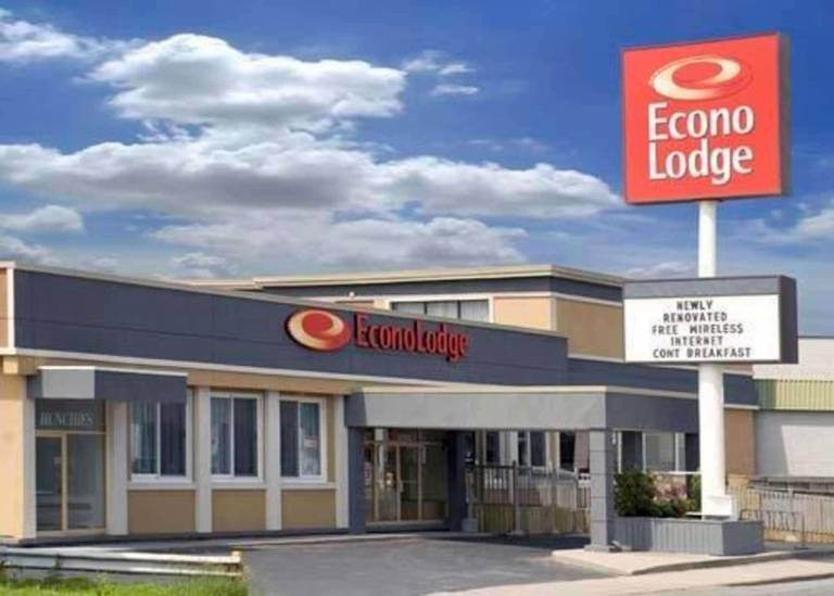Econo Lodge City Centre in Kingston, ON