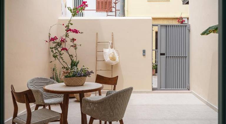 Holiday apartment with patio | Suitable for remote work in Chania