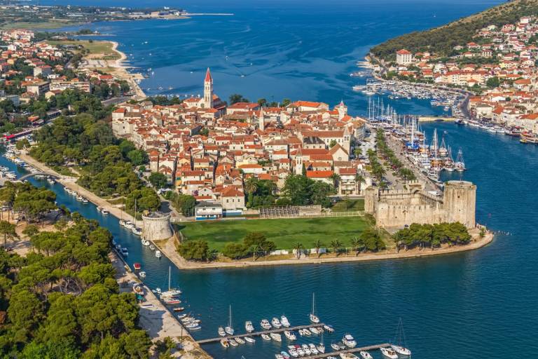 Ferienwohnung in Slatine mit Meerblick, Terrasse, Klimaanlage, W-LAN (5147-2) in Trogir