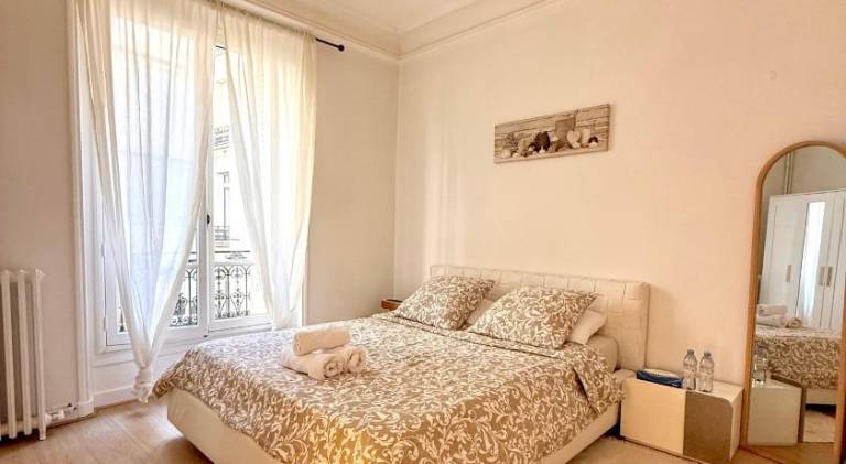 Charming rental apartment with terrace | Near Arc de Triomphe | Pets are welcome — photo 2