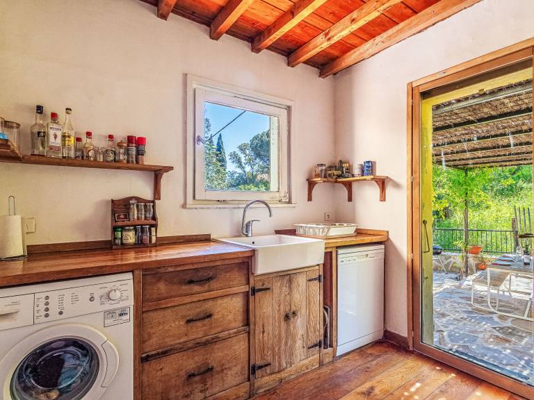 Fully equipped ample vacation home with garden & patio | Nature view | Pet-friendly — photo 4