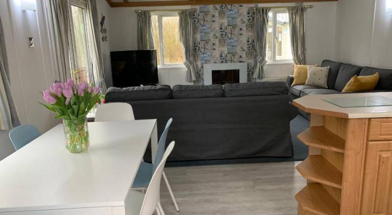 Lodge with pool & yard | Pets are welcome — photo 2
