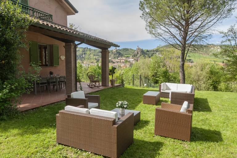 Child-friendly villa with terrace, grill & private pool | Garden view | Pets allowed — photo 3