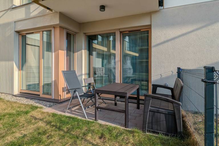 Holiday apartment with garden & patio — photo 5