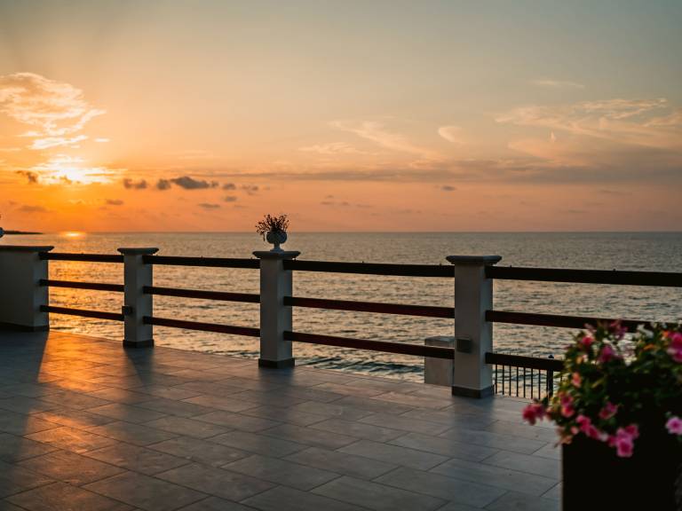 Fully equipped spacious house with barbecue, patio & yard | Sea view | Pets allowed — photo 3